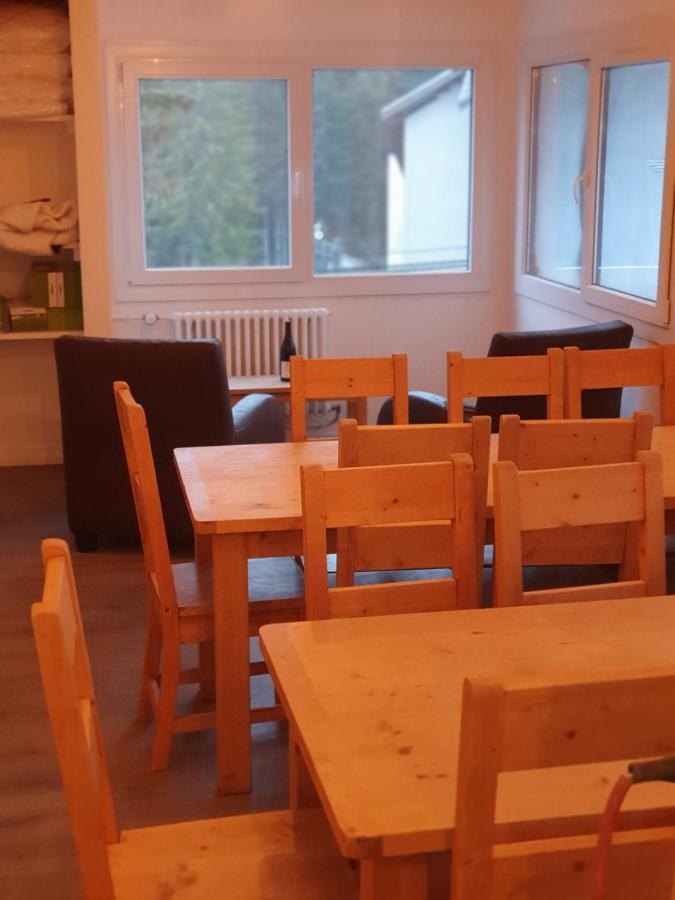 Sarcenas Chalet Jaune Charmant Som מראה חיצוני תמונה